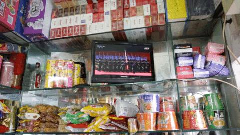 谁敢嘲笑北京没有便利店,胡同里的小卖部可不答应