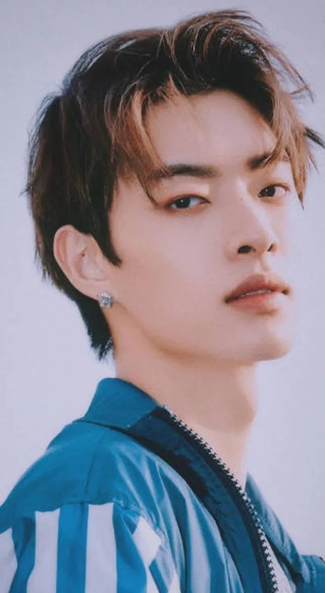 今天扒叔要说一位男星的瓜哦