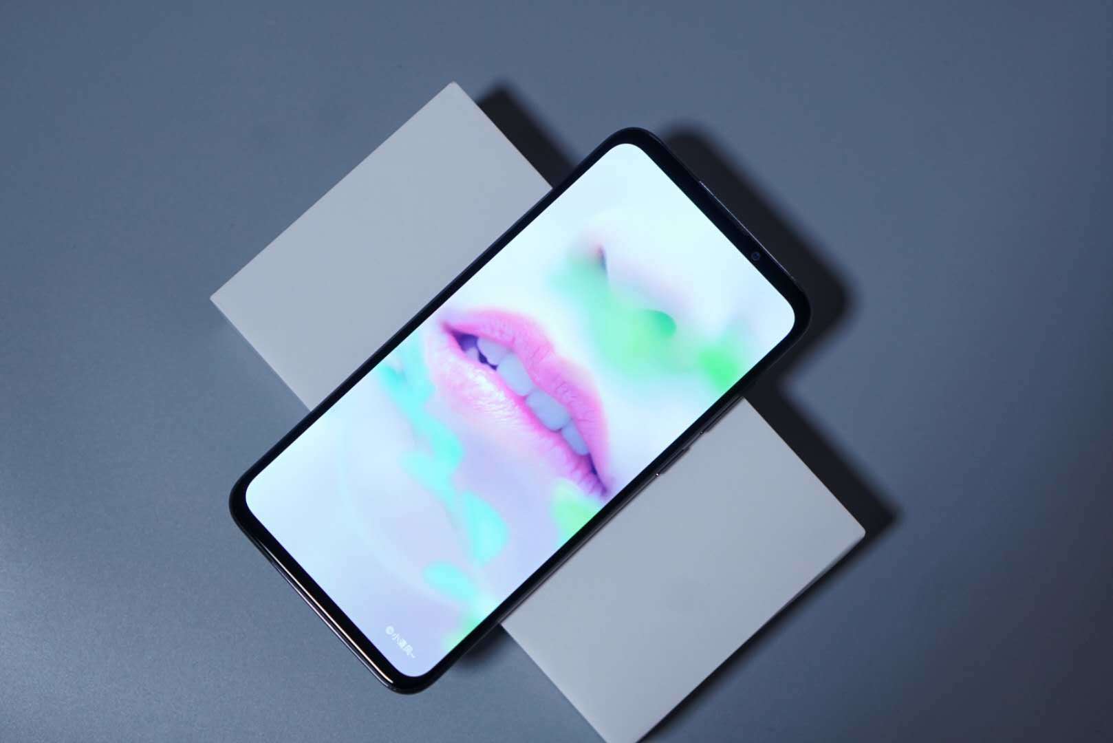 魅族屏下摄像头手机是哪款,魅族最早的三颗摄像头