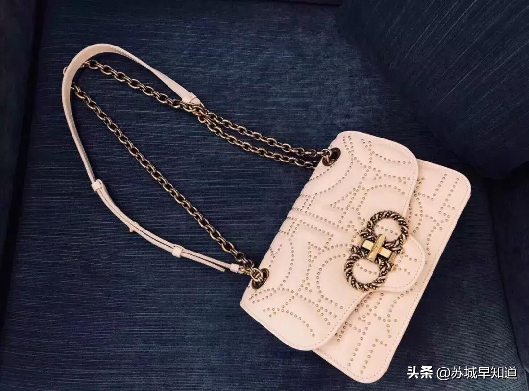 七月伊始献礼！买就送兰蔻小样、科颜氏金水，范思哲等大牌5折起