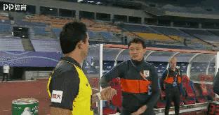 破案了！保利尼奥“特殊”庆祝动作疑早有策划，或是致敬鲁能！