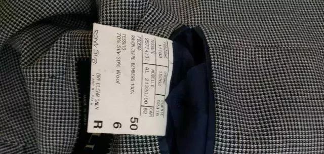 干洗染色是什么原因,乳白色西服染色了怎么补救