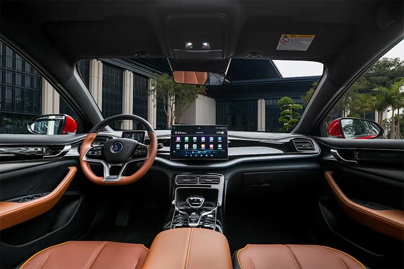 10多万能买！家用、跑滴滴都行，这3款混动轿车特省油