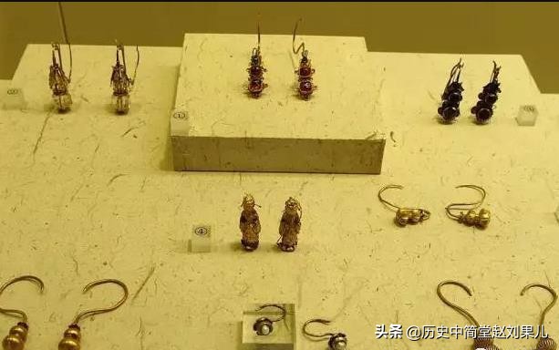 古代灵蛇髻发型女子,灵蛇髻飞天盘发教程