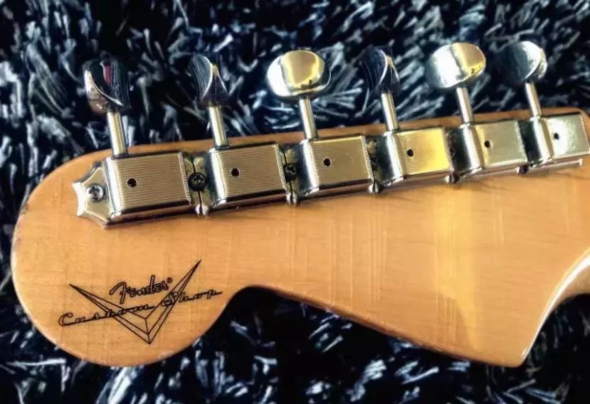 电吉他升级最佳配置,升级一把很便宜的电吉他