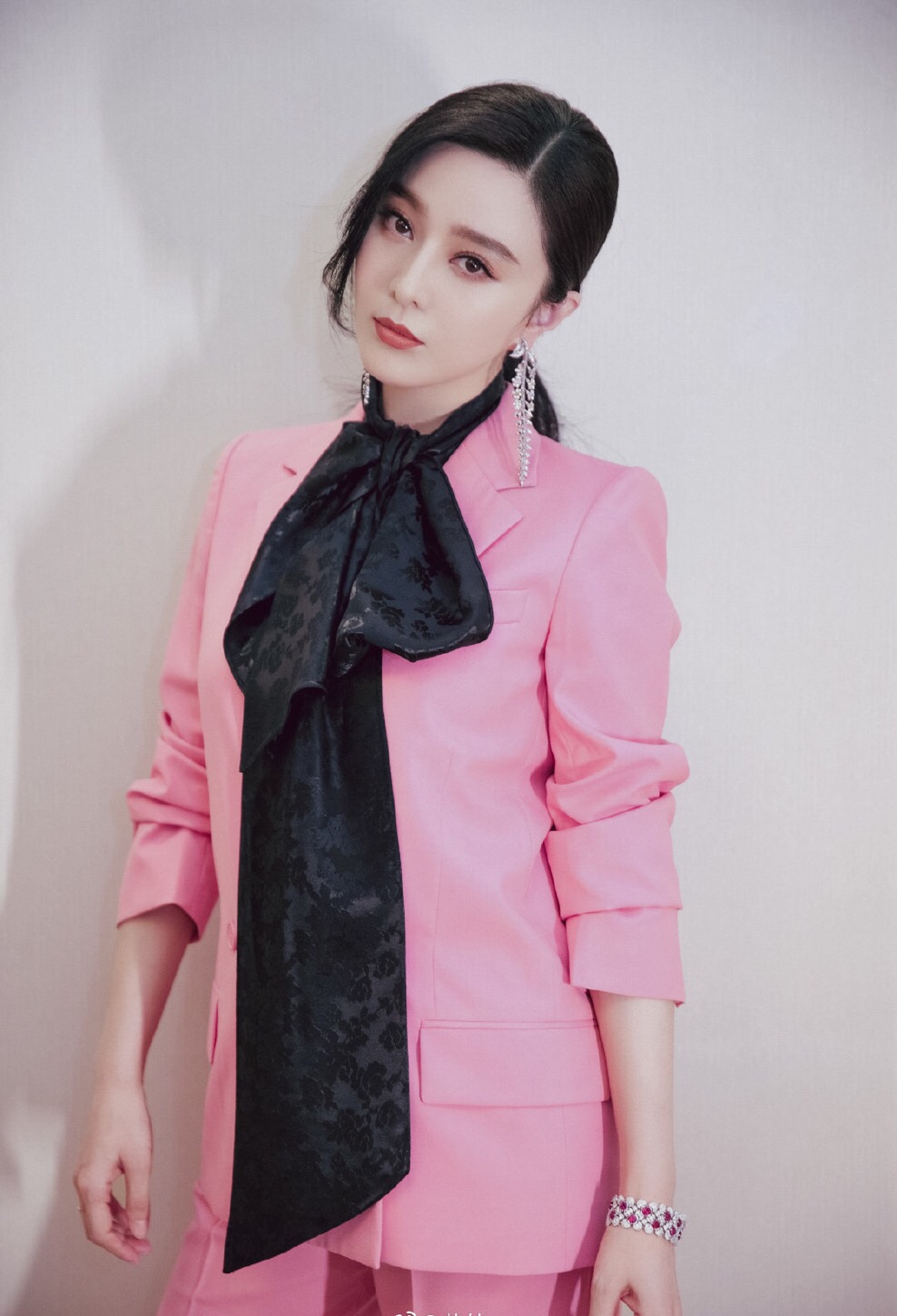 范冰冰久违现身身材发福,范冰冰发福大肚腩