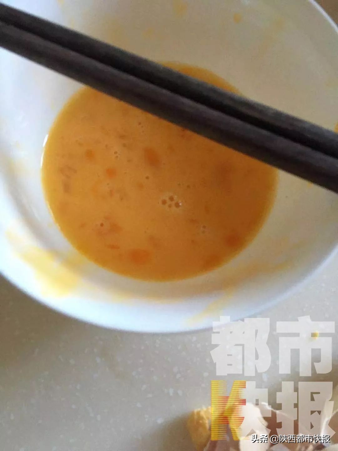 后怕！西安妈妈给两岁儿子买高价“虫草蛋”,煮熟后像固体胶