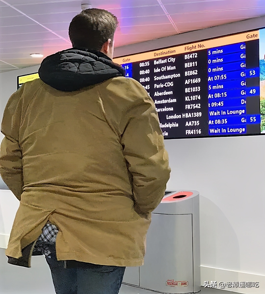 为了省下行李超重费，我穿了18条*裤内**