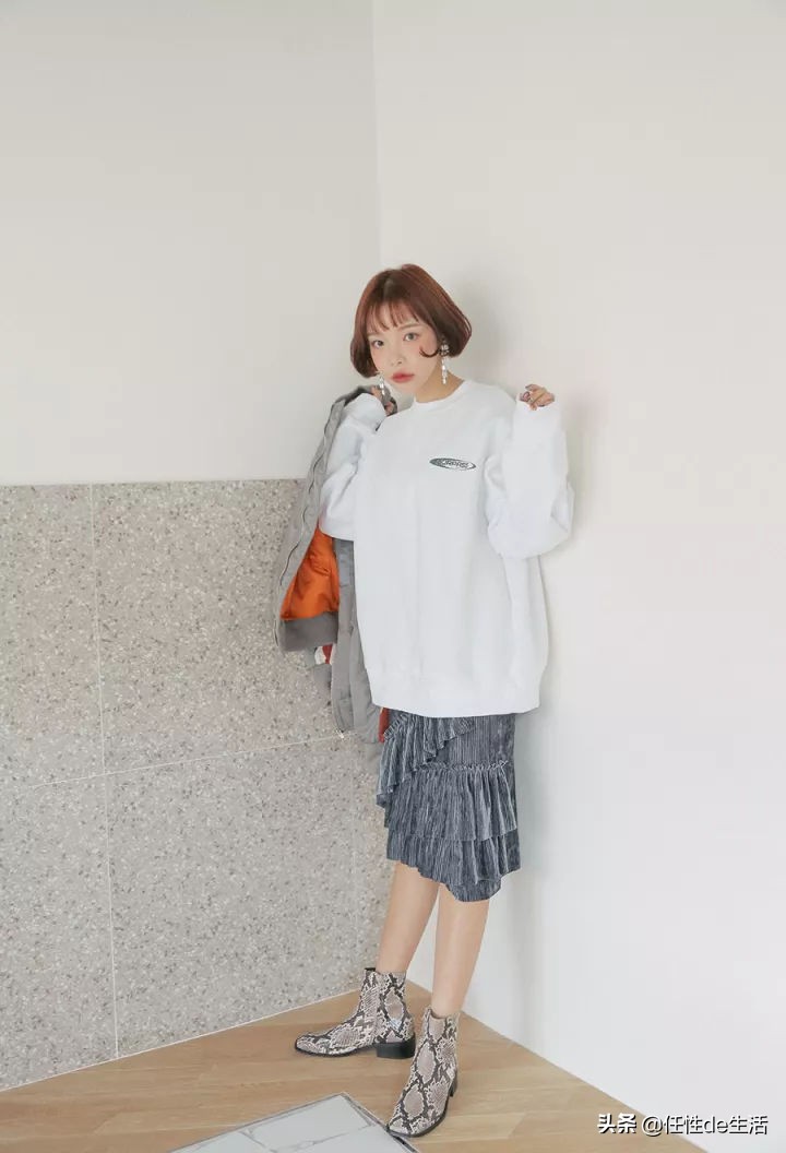 韩国女明星穿的衣服曝光,韩国女明星的衣服都是从哪里买的