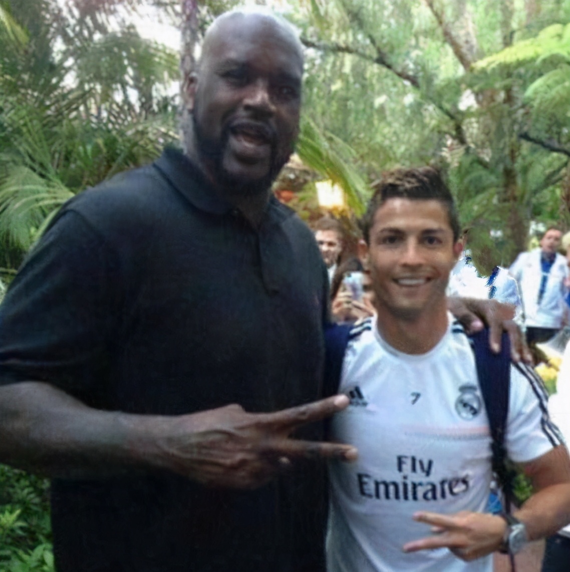 篮球运动员跟足球运动员谁更强壮,nba球员和足球运动员肌肉对比