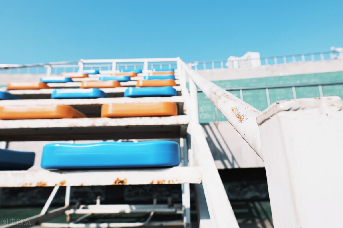 西安一高校被学生网上吐槽,西安两所高校被央视批评