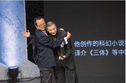 《三体》全球销量2100万，刘慈欣用一本书，做出了国际文化的输出