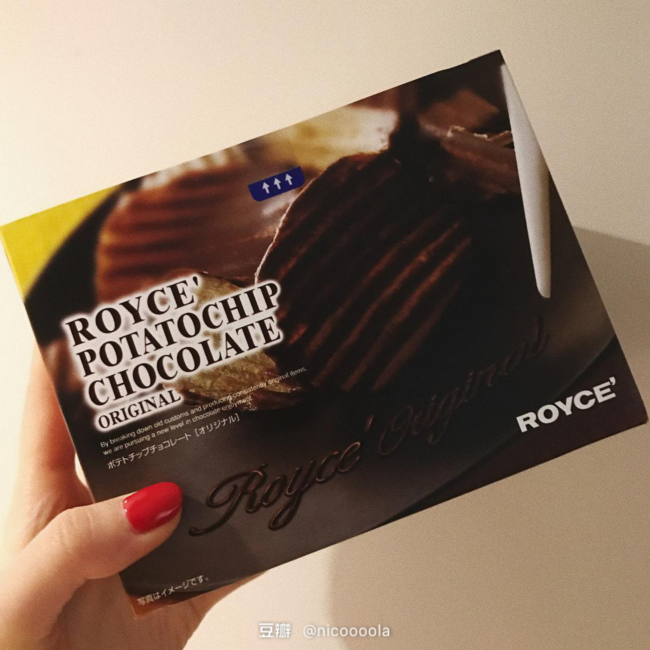 我在办公室的抽屉里，藏了一间小型超市