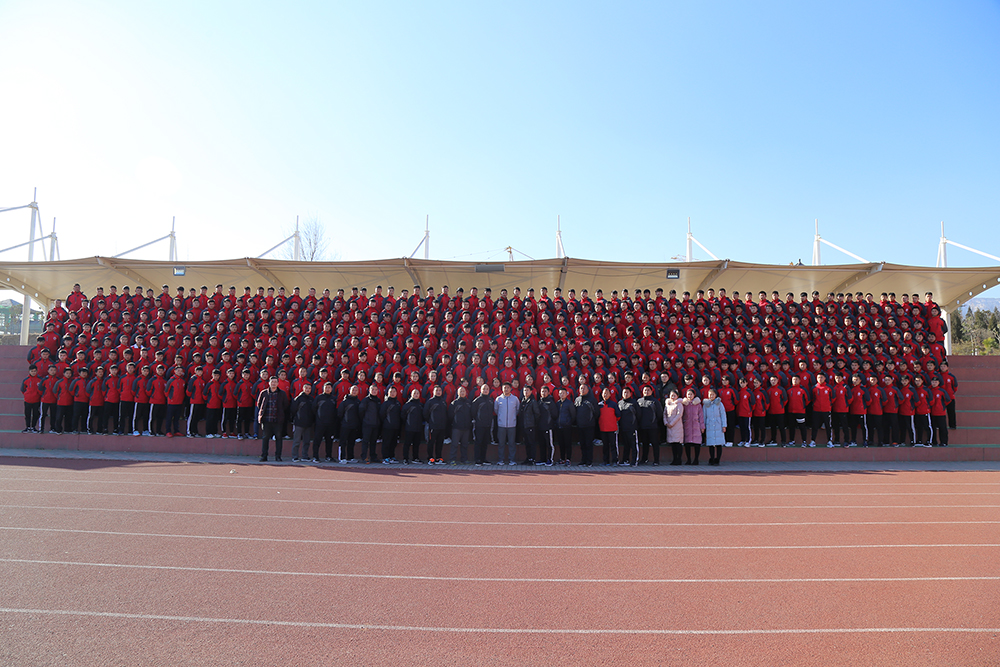 回首往昔展望未来,回首往昔展望今朝