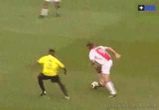 37岁的伊布再现神级倒钩进球，他说：“我吹过的牛，不要质疑”