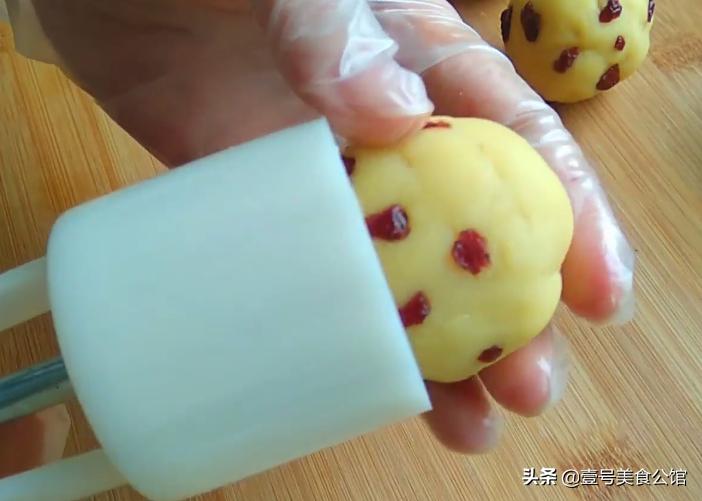 绿豆糕怎么做最简单又好吃,绿豆糕怎么做好吃小视频