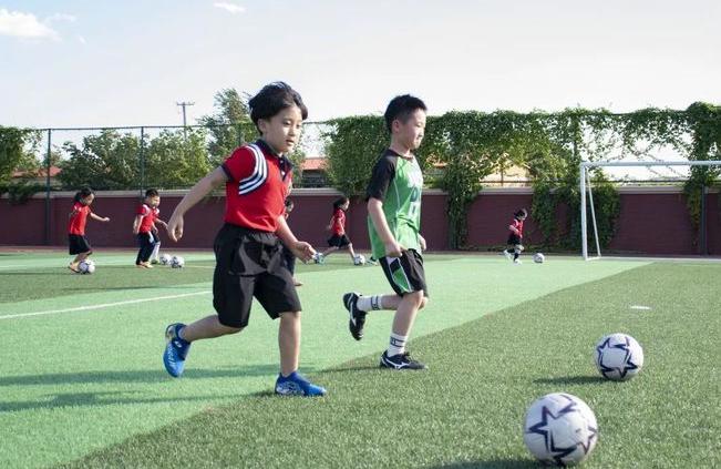 扎堆叫“雨萱”的时代过去了，新一批雷同名字接踵而来，老师无奈