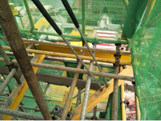 新型悬挑脚手架孔洞不漏水,新型悬挑脚手架如何预埋