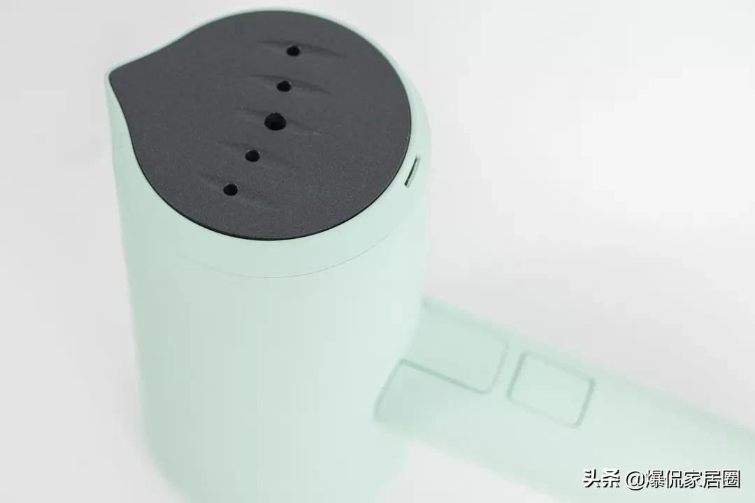 1分钟摆平皱巴巴的衣服，路人秒变“型男潮女”，精致有品味