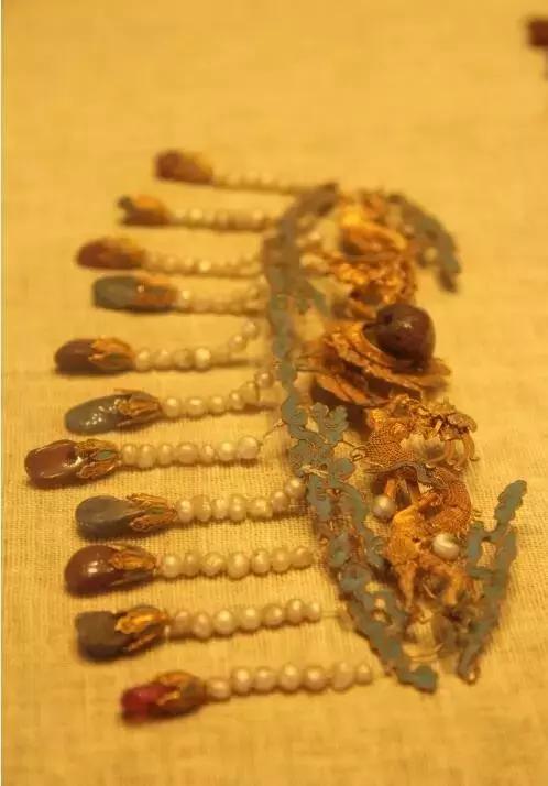 古代女人的首饰,古代女子的首饰描写