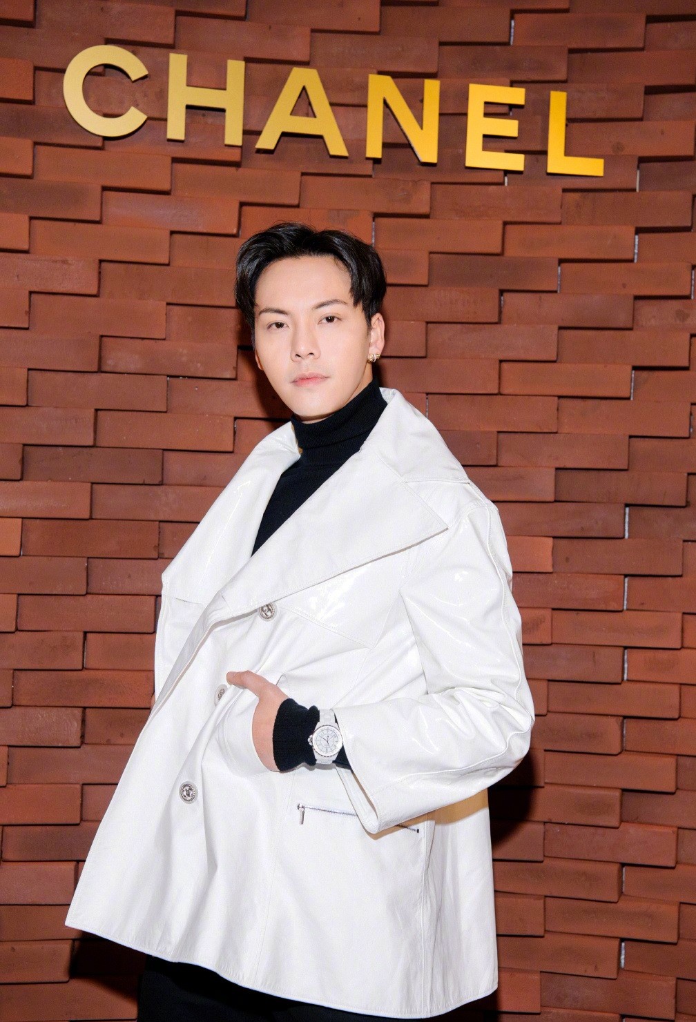 陈伟霆穿的束脚裤,陈伟霆是不是有荷尔蒙爆棚的赶脚