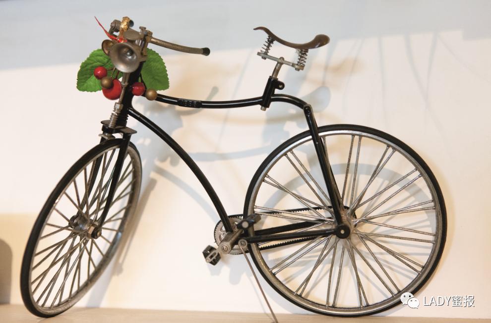 姚谦的时尚生活,在封闭的环境生活