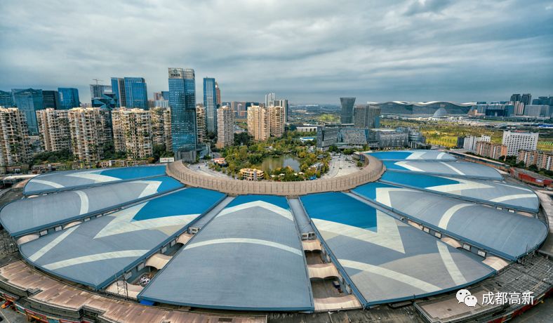 来！跟小高一起打卡2019年成马赛道网红点