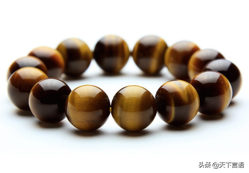 降真香手串男士佩戴功效,本命年男士佩戴什么手串