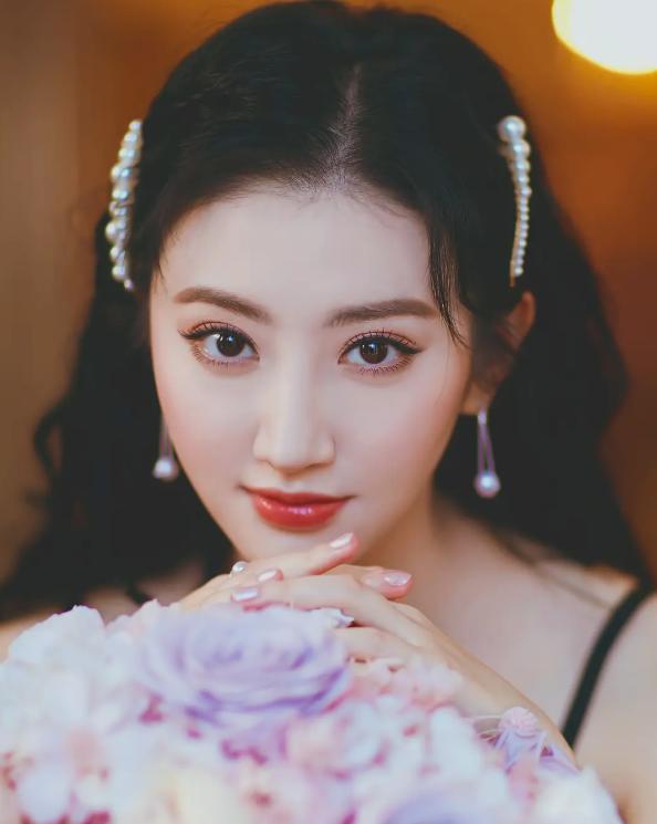 景甜的十年演艺之路,景甜2017年人气爆表势头强劲