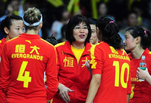 中国女排夺冠不分昼夜,中国女排取胜是靠技术还是靠精神