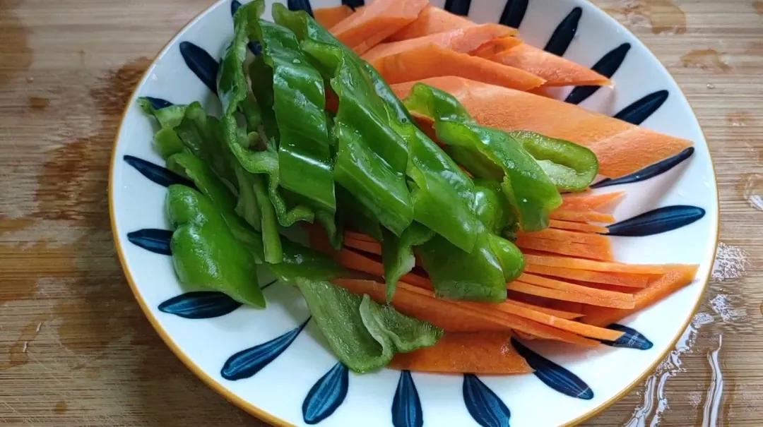 春笋焯水然后怎么炒着吃,炒春笋之前要焯水多长时间