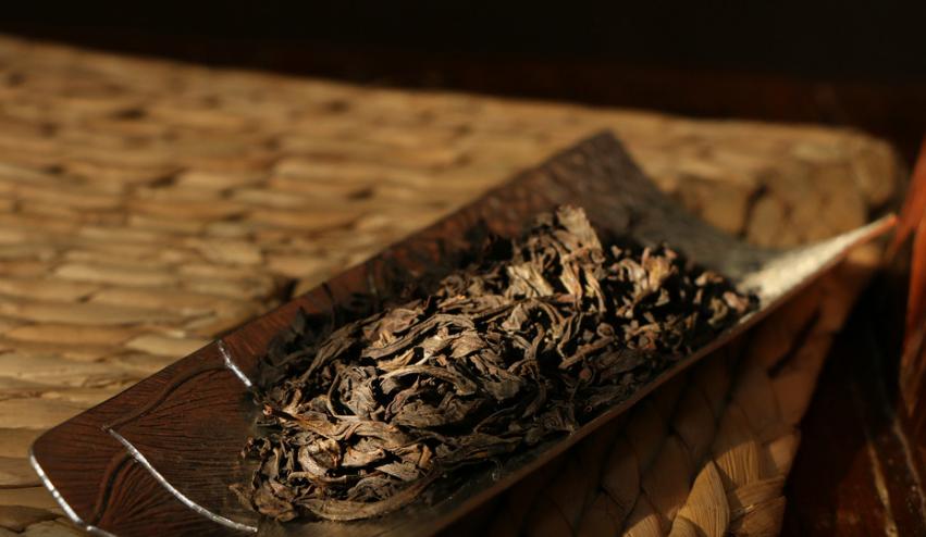 低调的厦门首富，靠贩卖钢铁废料发家，今企业市值千亿，热衷慈善