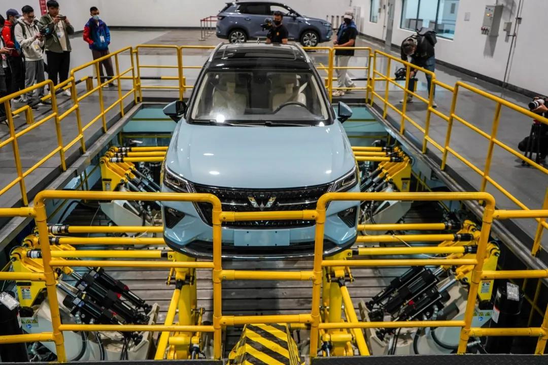 去柳州本地看五菱车,广西五菱参观