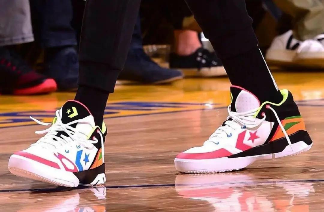 匡威全新实战鞋来了！前后ZoomAir的顶级配置，太帅了