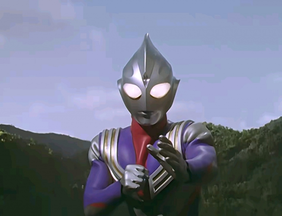 午报|视频平台回应迪迦奥特曼被下架；iPhone13拍照有马赛克