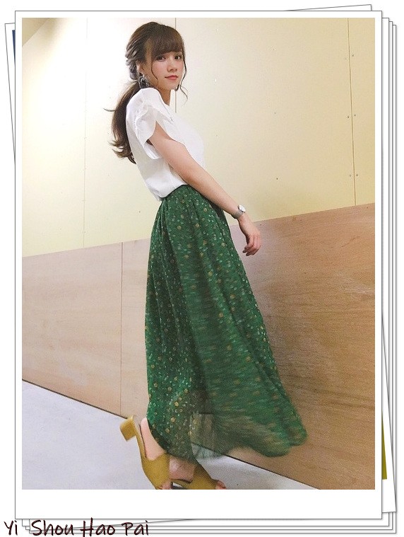 今年流行的绿色穿搭风,春天亮色系衣服颜色及搭配