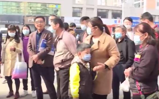 青岛一新楼盘交付，业主进去一看傻了：“3000元一平米的装修费，也就值500块钱！”