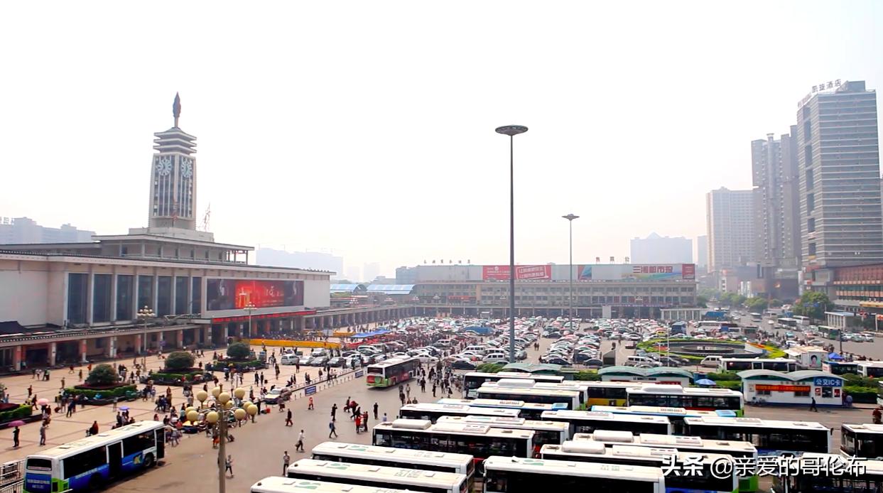 长沙到凤凰古城最佳方案怎么坐车,长沙有去凤凰的高铁吗多少钱