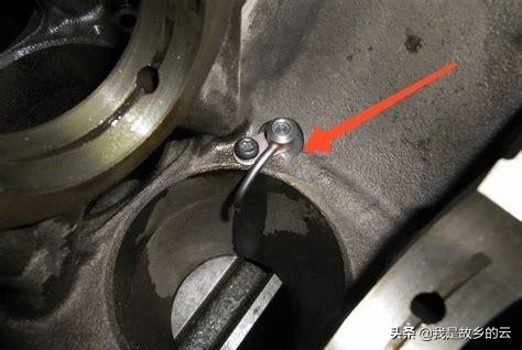 发动机机油量多少最合适,正常发动机机油加多少