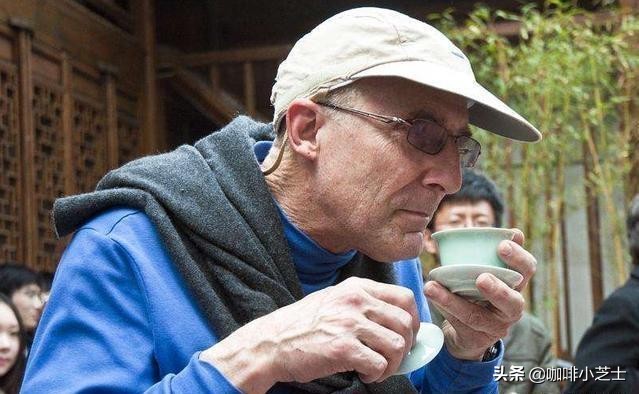 别羡慕美国人天天喝咖啡了，国人家家必备的茶叶，老美大多喝不起