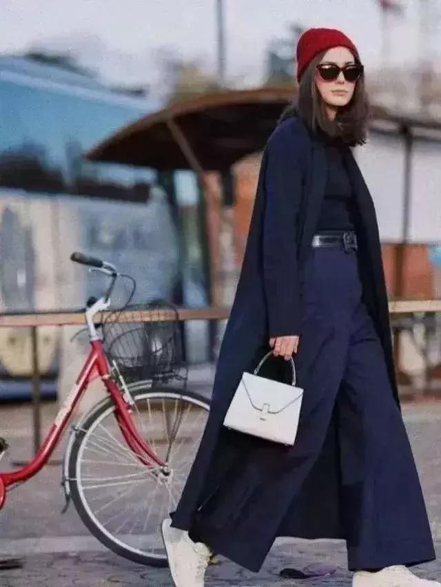 帽子围巾一体的戴起来很暖和,帽子围巾好时髦