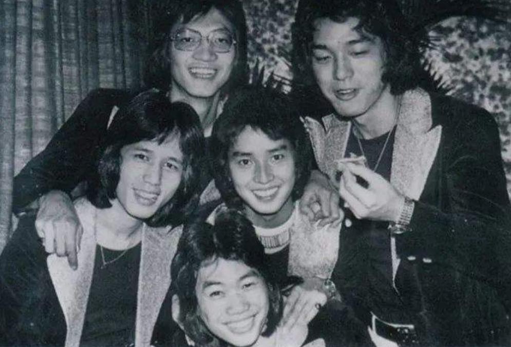 钟镇涛历任女友,钟镇涛故事