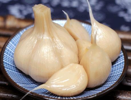 糖醋腌蒜的最简单又好吃做法,糖醋蒜腌咸蒜教程