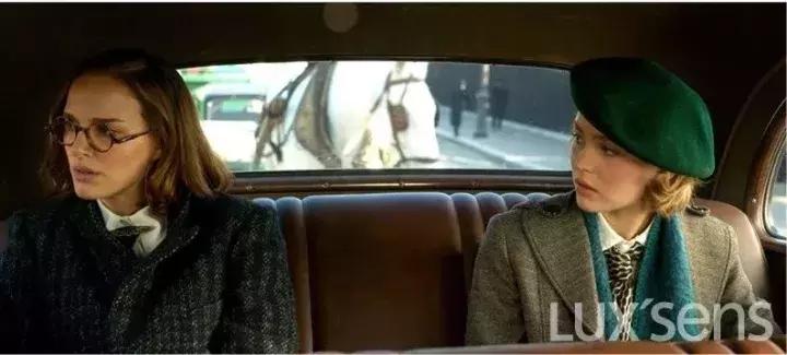 宝格丽和易烊千玺的杂志,易烊千玺代言宝格丽全球香氛系列