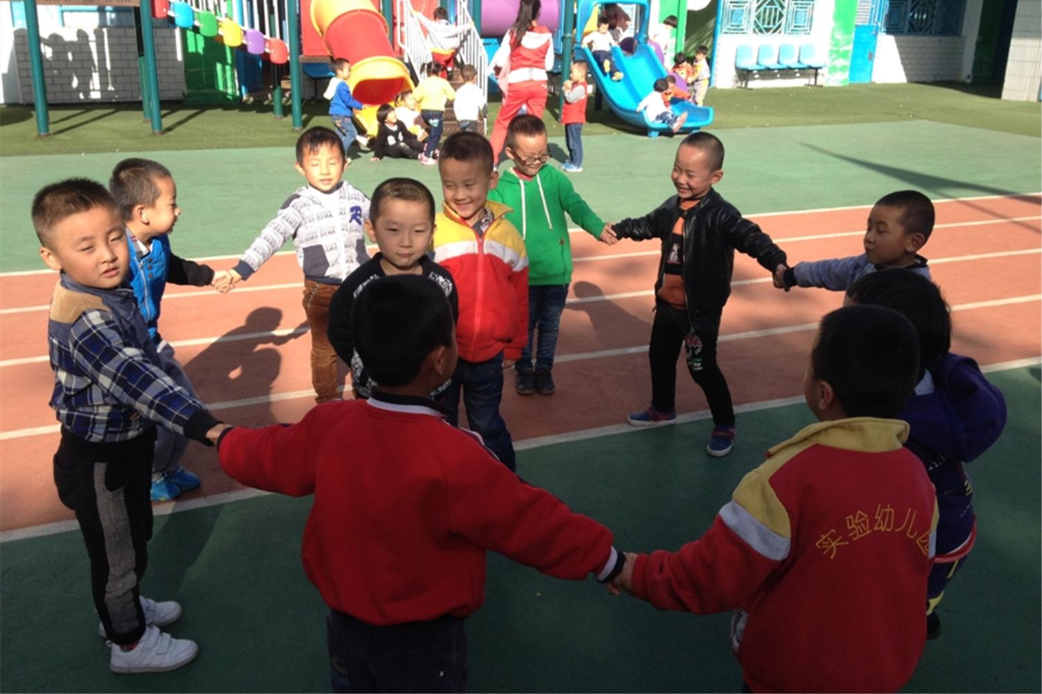 社恐妈妈怎么带孩子交朋友,社恐人如何主动交朋友呢