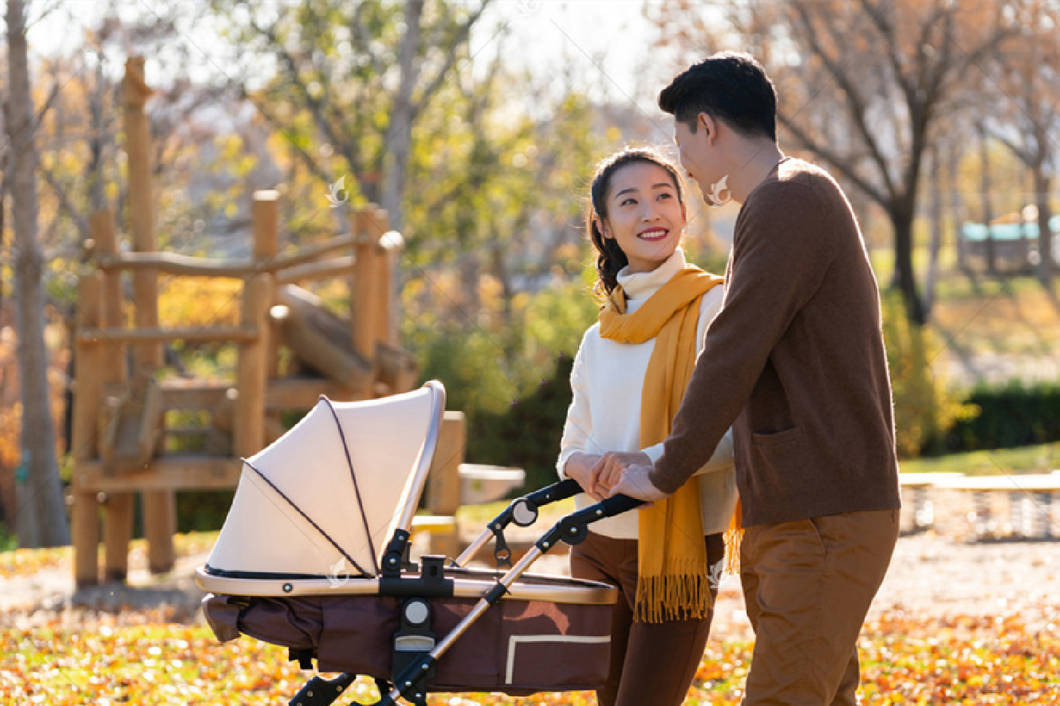 孕妇嫌奶瓶太贵崩溃大哭,孕妈整理待产包