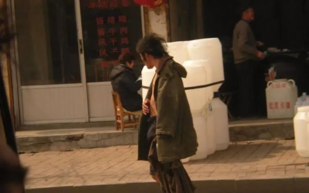 深圳卖芯片赚千万,深圳华强北档口一夜倾家荡产