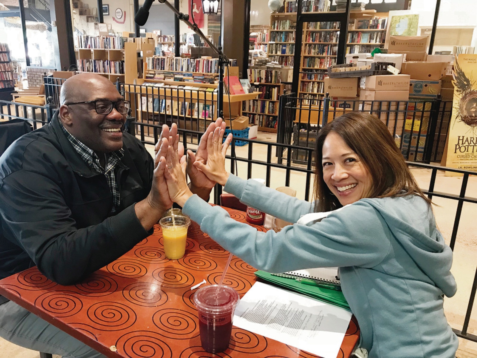 豪门之后选美折桂，从嘉禾金花到导演再到作家，郭锦恩的蜕变之路