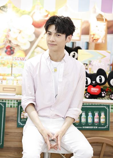 被上帝吻过的4个男星,被上帝吻过的5位男星