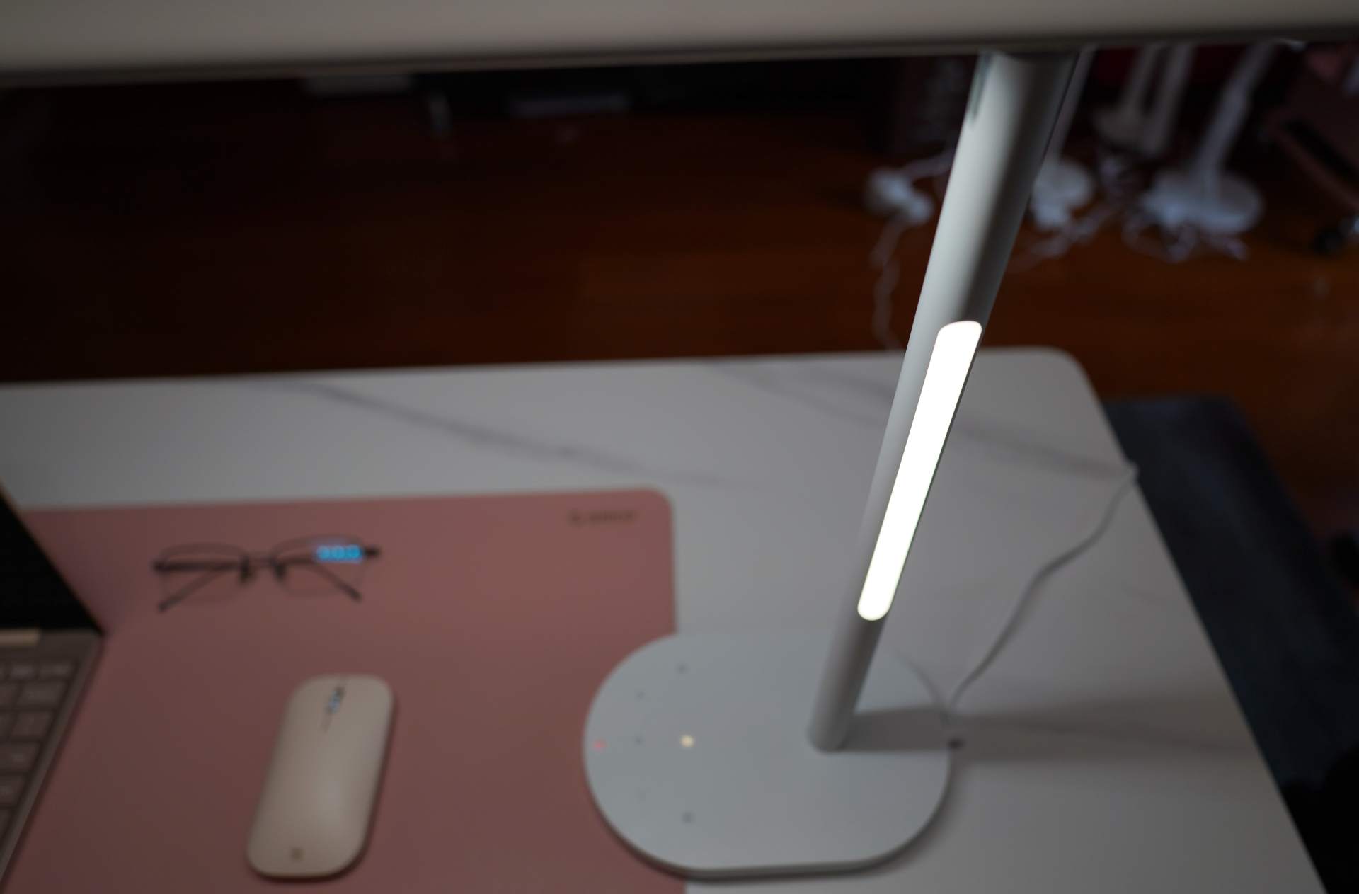 护眼台灯台式和落地款如何选,高性价比护眼台灯选择